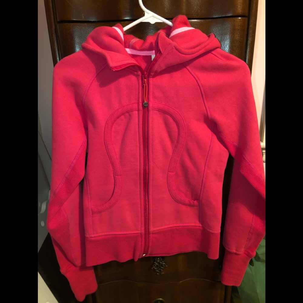 Lululemon sweatshirt
